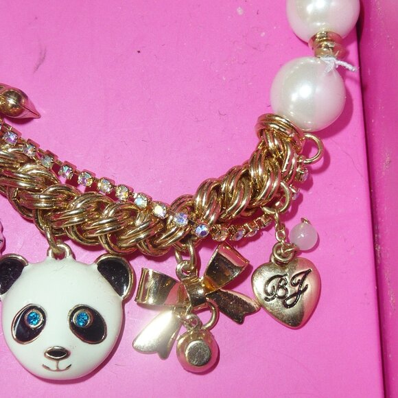 NWT Betsey Johnson Charm Bracelet RETIRED - Picture 5 of 6